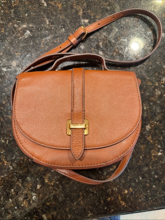 Fossil Handbags - Fossil Saddle Crossbody Bag in Cognac Brown with Gold Hardware